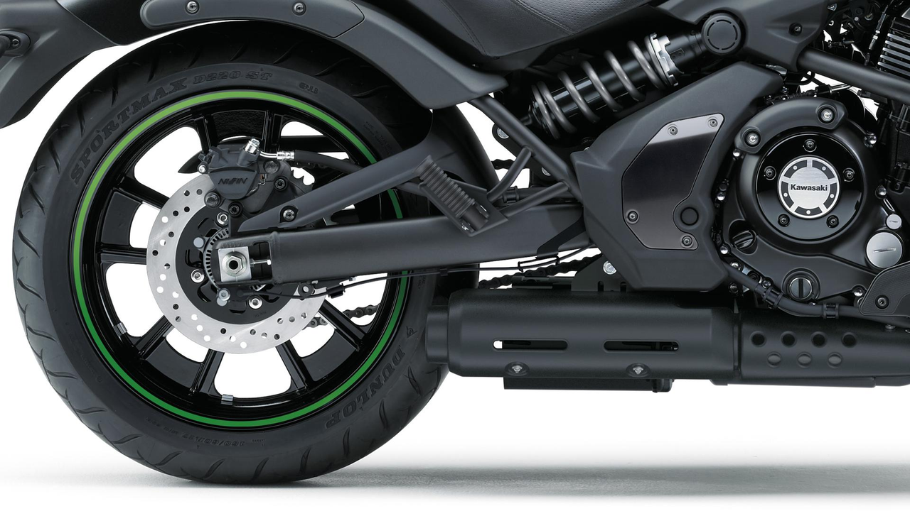 Scarico sotto il motore