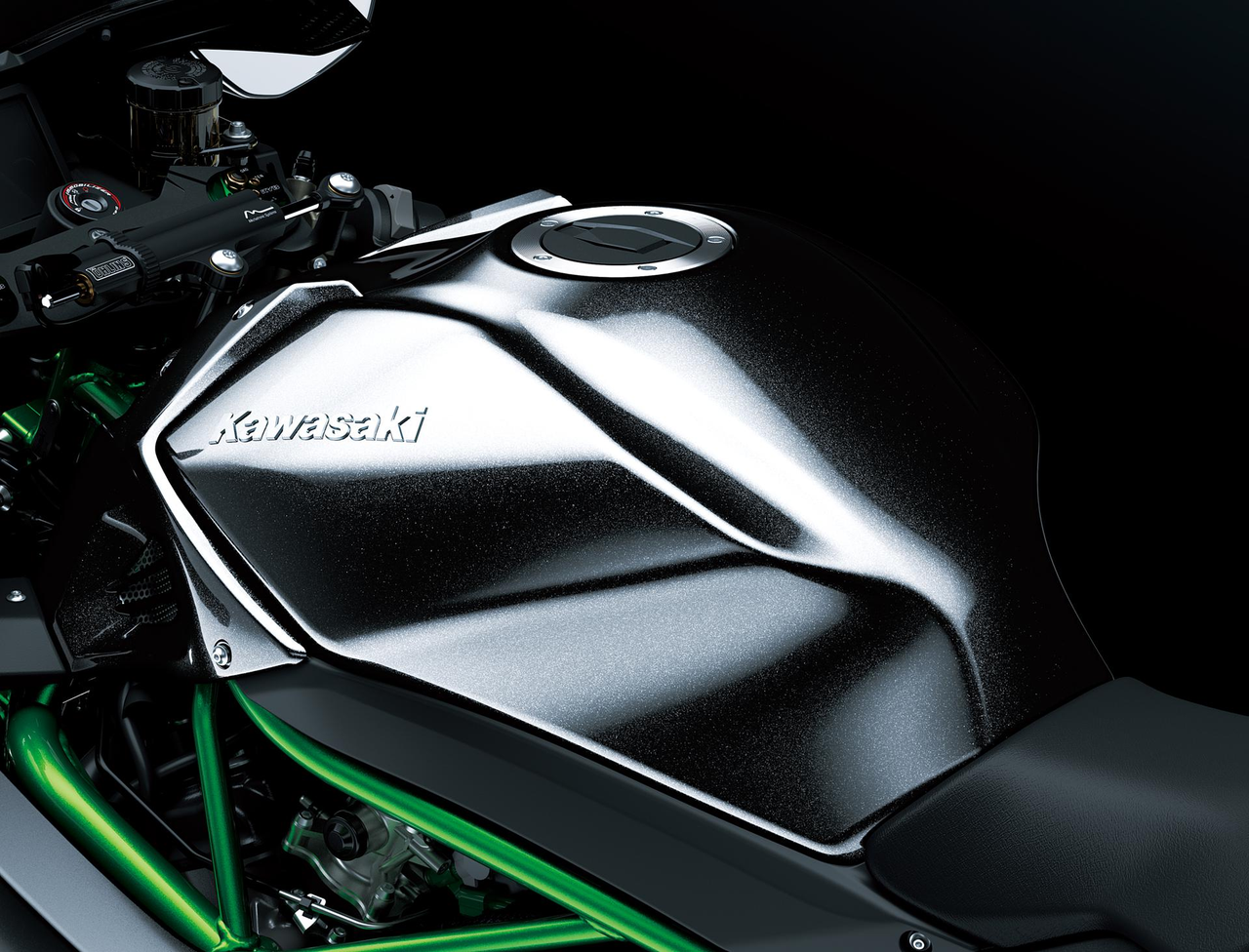 Esclusiva verniciatura Kawasaki Silver Mirror